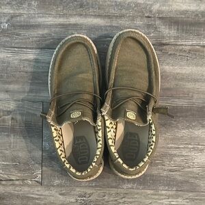 Hey Dude Tan Brown Loafers Slip-Ons Casual